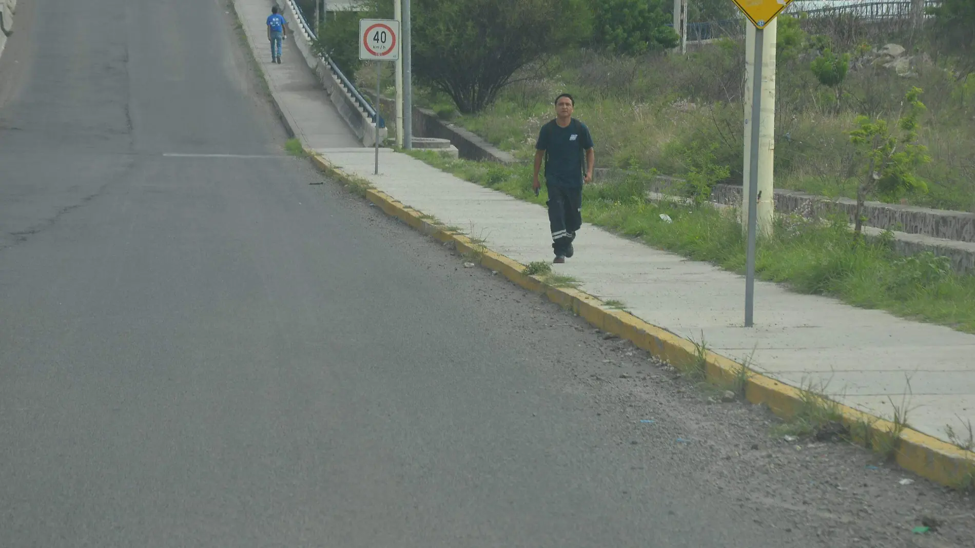 Los trabajadores  delas industrias requieren que se refuerce la vigilancia para el trayecto de las fabricas a sus hogares.